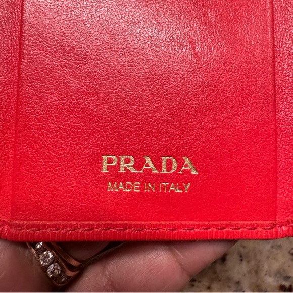 Prada 6 Key Holder - Picture 4 of 14